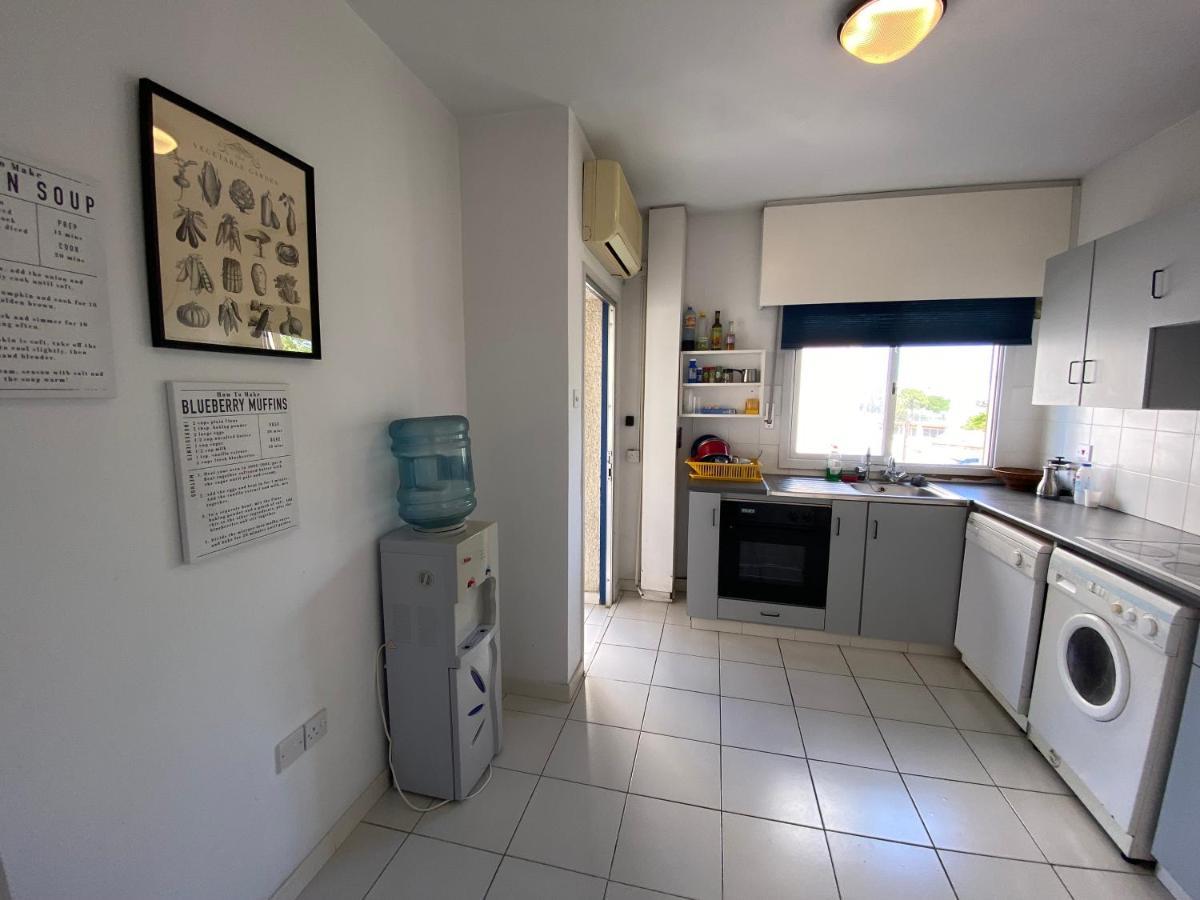 Private Room In A Shared Flat At Best Location Limassol Ngoại thất bức ảnh