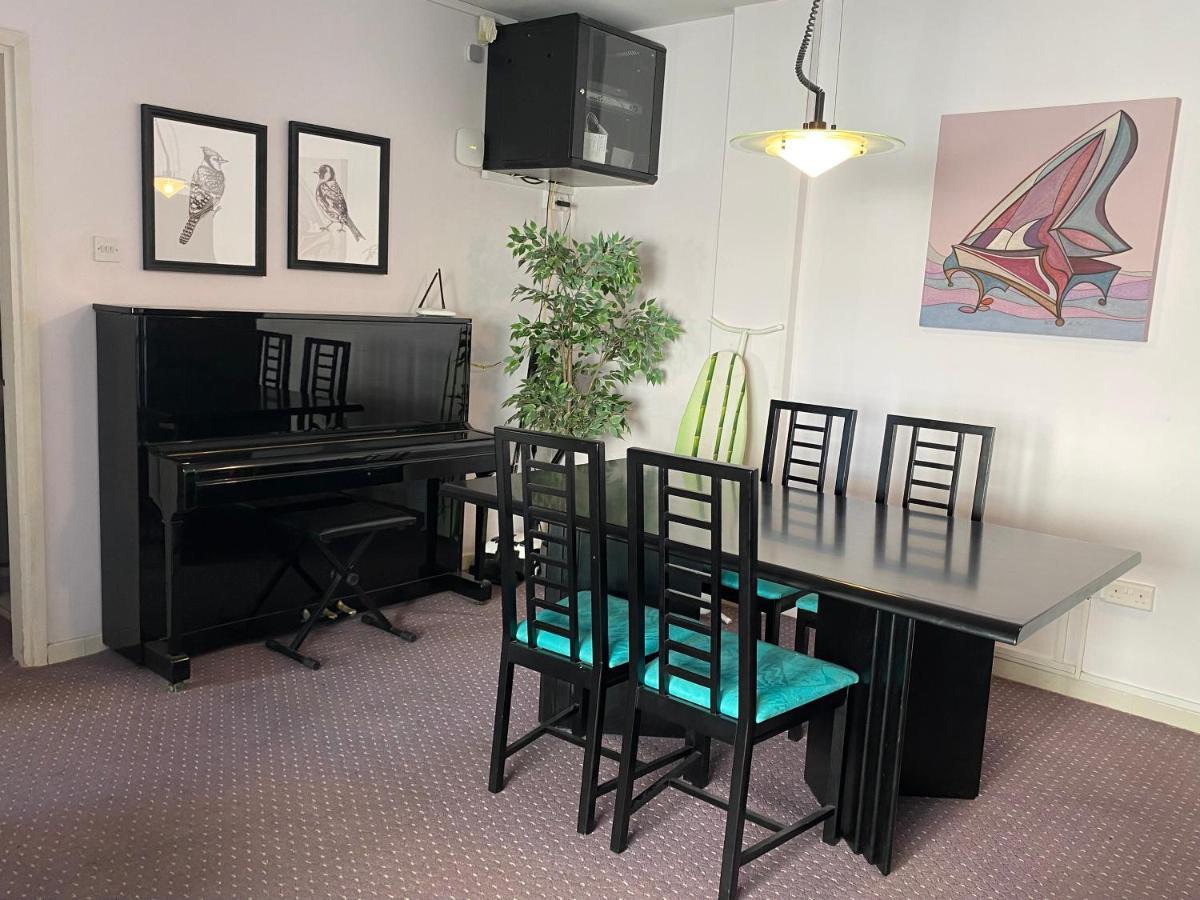 Private Room In A Shared Flat At Best Location Limassol Ngoại thất bức ảnh