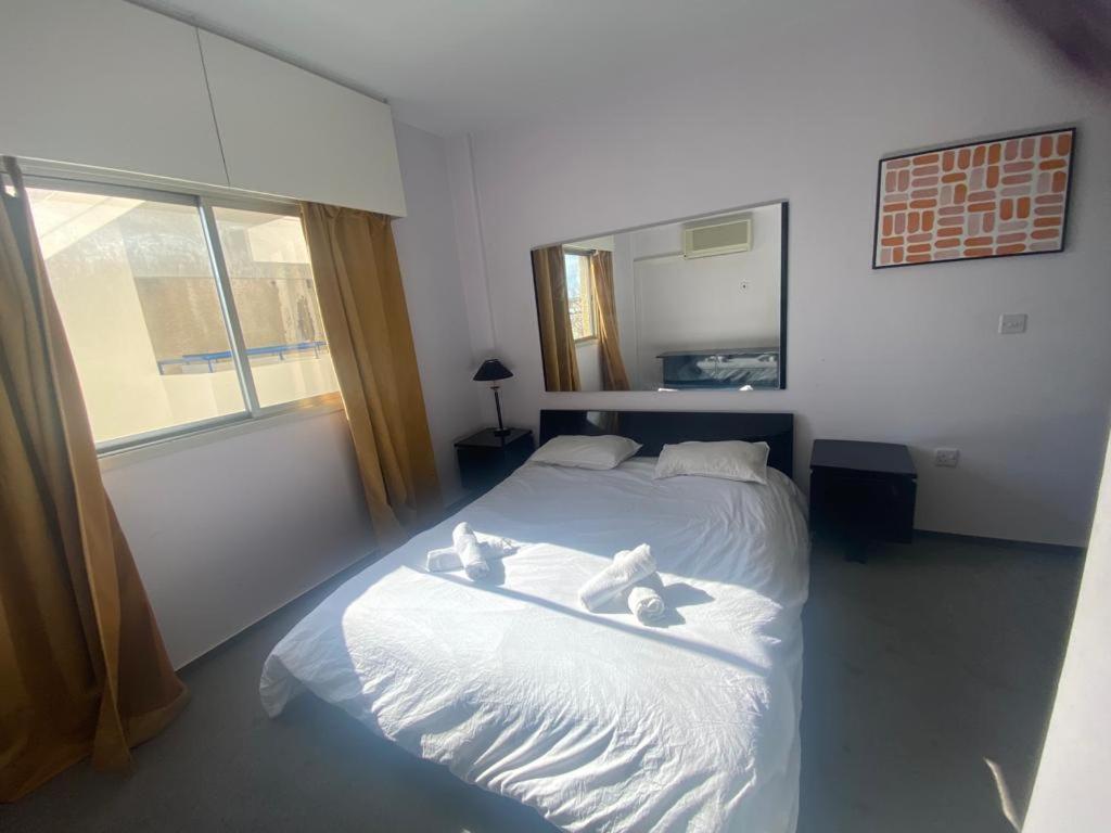 Private Room In A Shared Flat At Best Location Limassol Ngoại thất bức ảnh